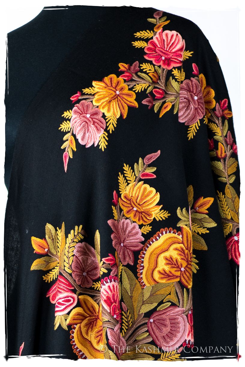 Royauté Française Amoureuse de Caroline Cannes Shawl