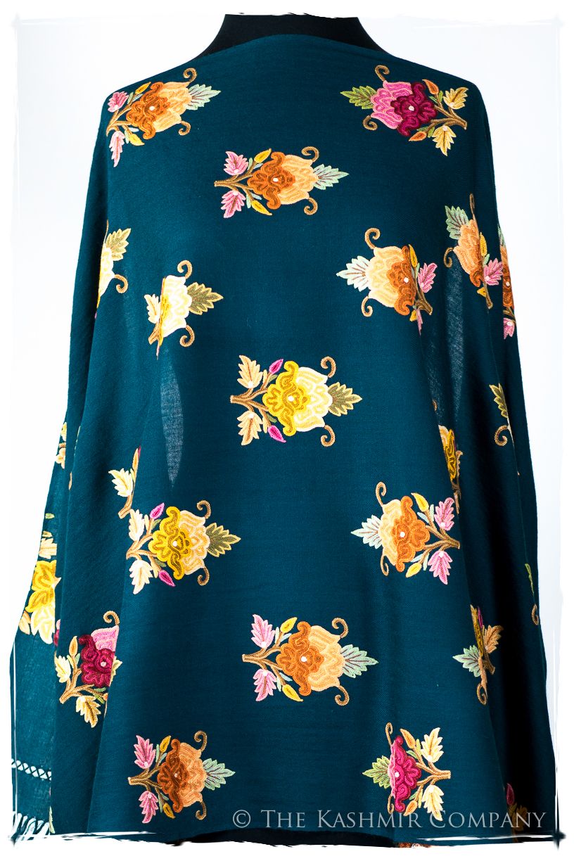 Amoureuse de Aurelie Cannes Shawl