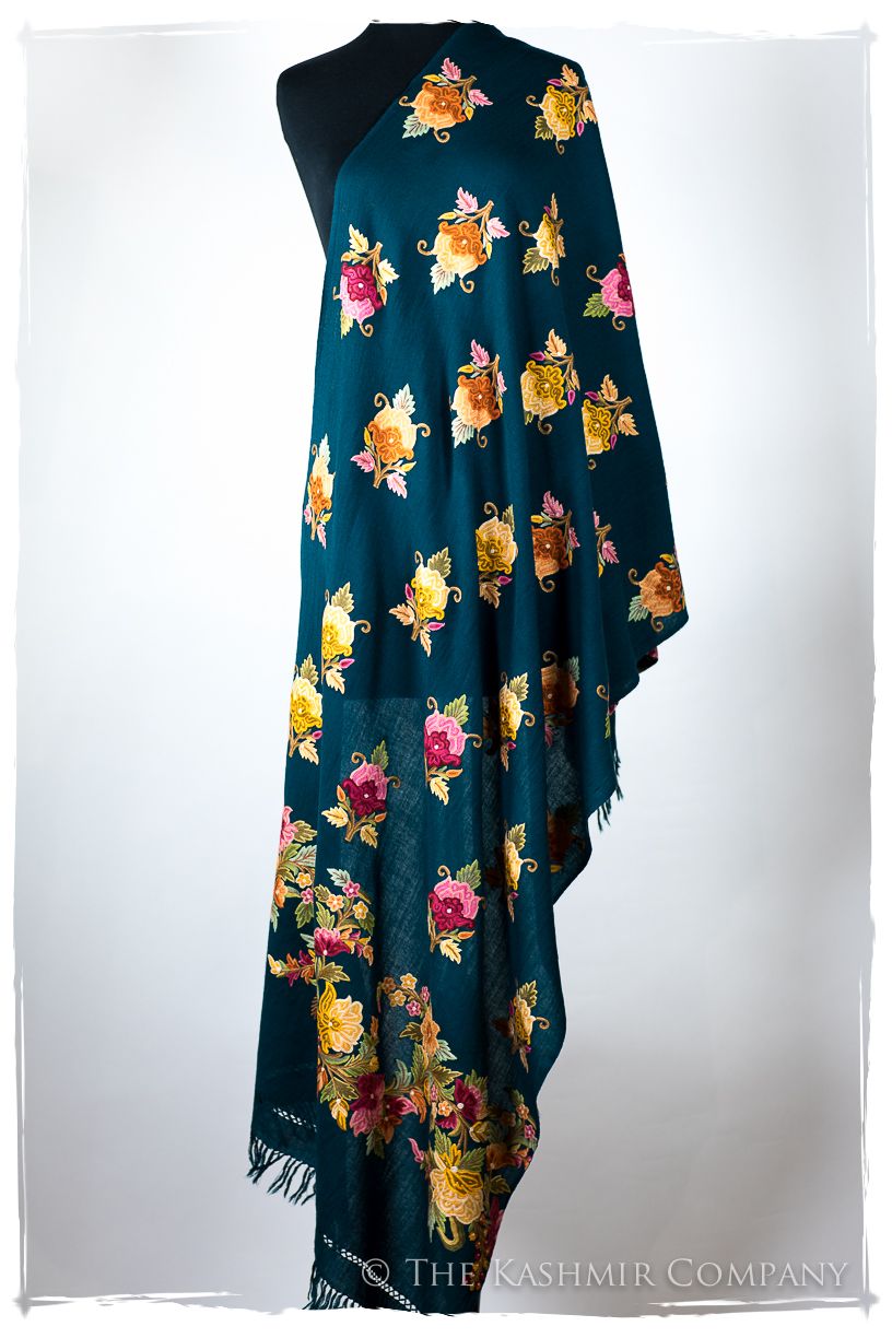 Amoureuse de Aurelie Cannes Shawl