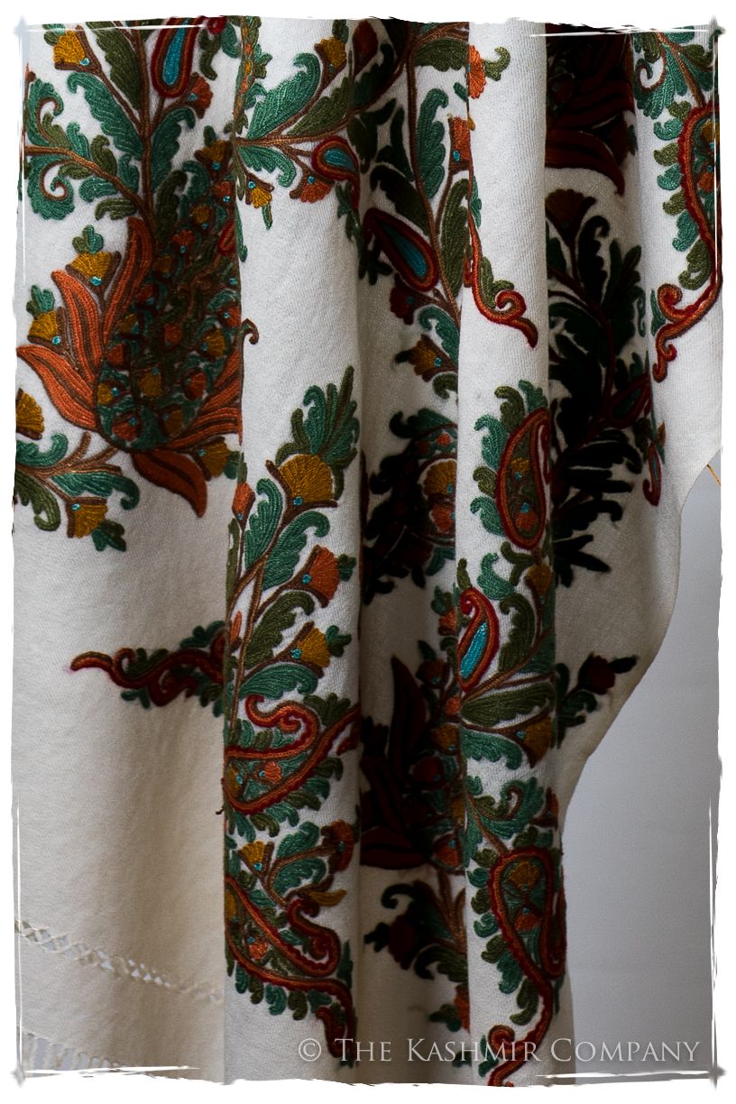 Amoureuse de Christine Française Notre Dame Shawl