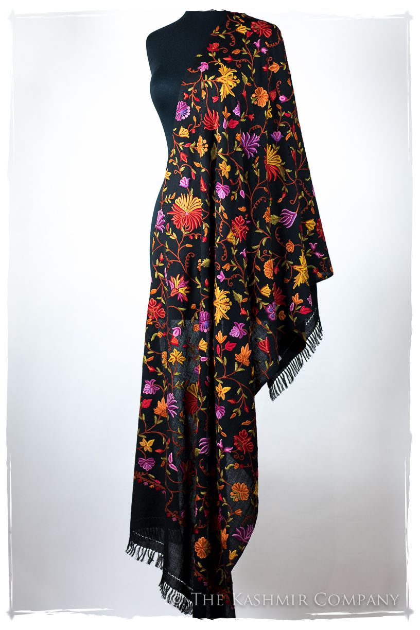 Française Emmanuelle Jardin Noir Antoinette Shawl