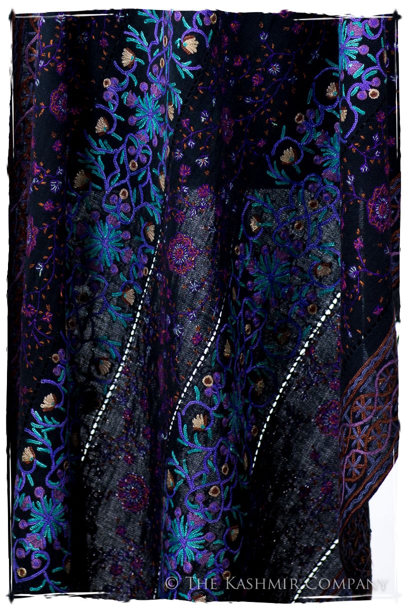 Trois Embroideries Soirée Héritage Bleu Française Antiquaires Shawl
