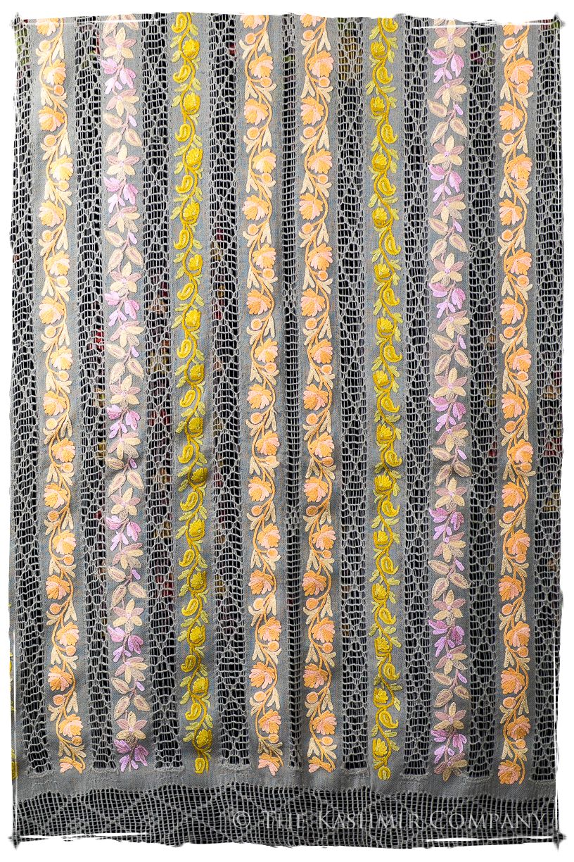Jardin de Vignes Broderie Française Ficelle Tirée Notre Dame Shawl
