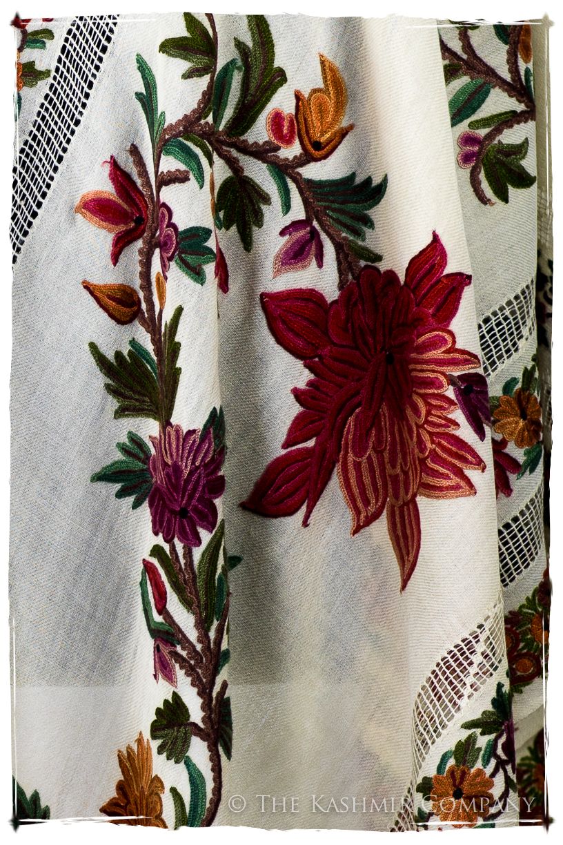 Broderie à cordes tirées Vine Rose Ivorie Pauline Shawl
