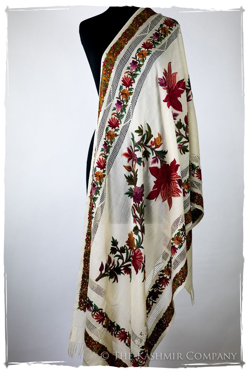 Broderie à cordes tirées Vine Rose Ivorie Pauline Shawl