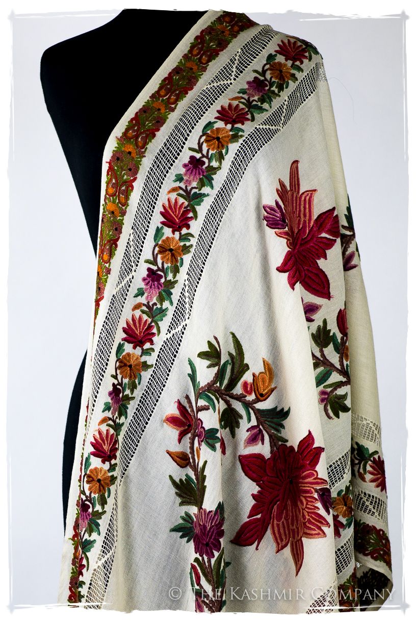 Broderie à cordes tirées Vine Rose Ivorie Pauline Shawl