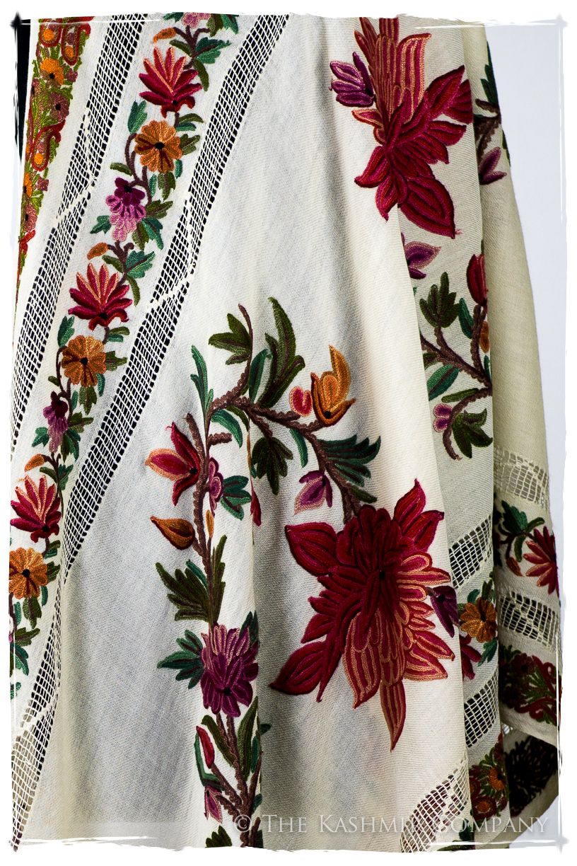 Broderie à cordes tirées Vine Rose Ivorie Pauline Shawl