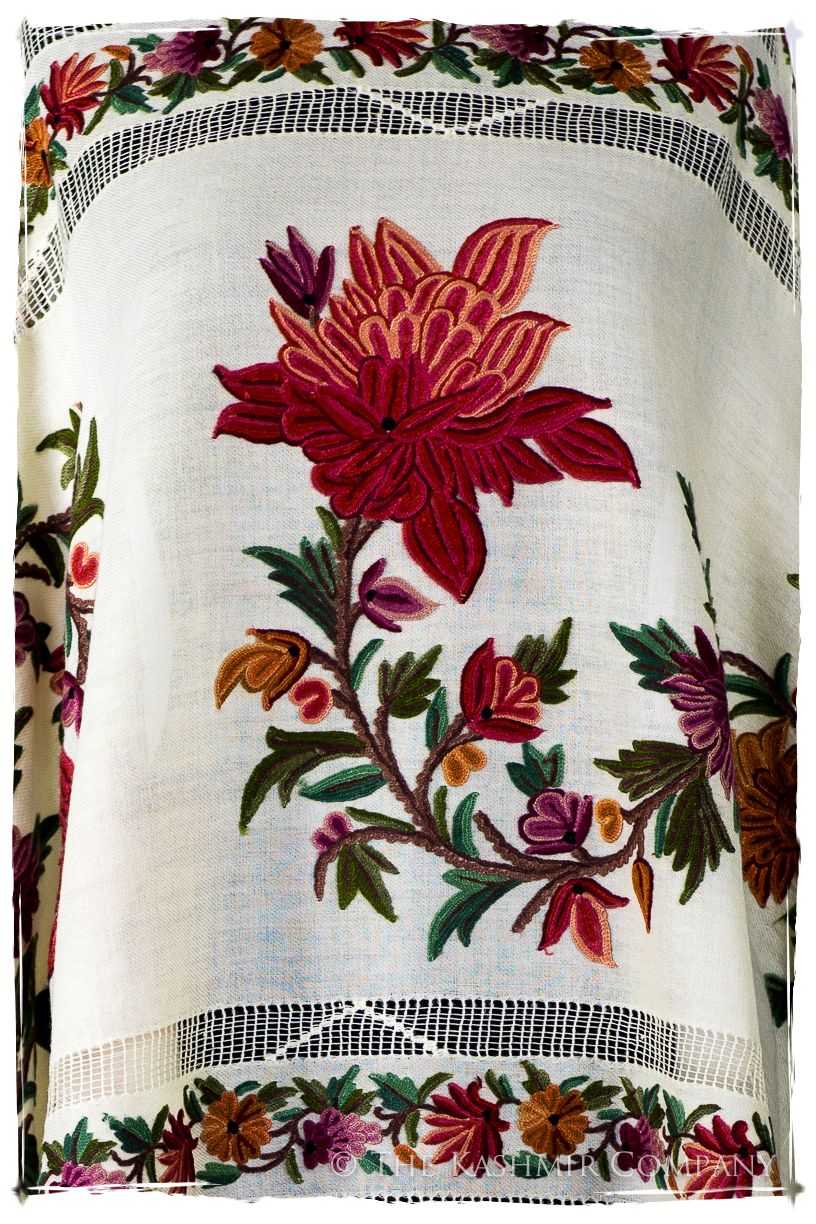 Broderie à cordes tirées Vine Rose Ivorie Pauline Shawl