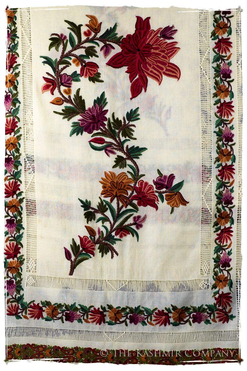 Broderie à cordes tirées Vine Rose Ivorie Pauline Shawl