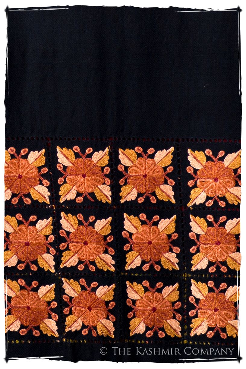 Broderie à cordes tirées Macaroon Noir Trois Frontières Shawl