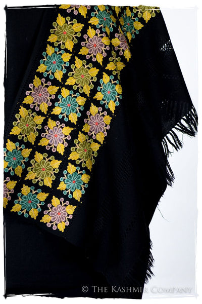 Broderie à cordes tirées Haldi Noir Trois Frontières Shawl