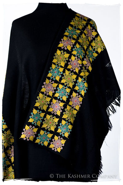 Broderie à cordes tirées Haldi Noir Trois Frontières Shawl