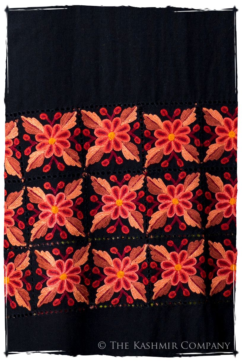 Broderie à cordes tirées Sienna Noir Trois Frontières Shawl