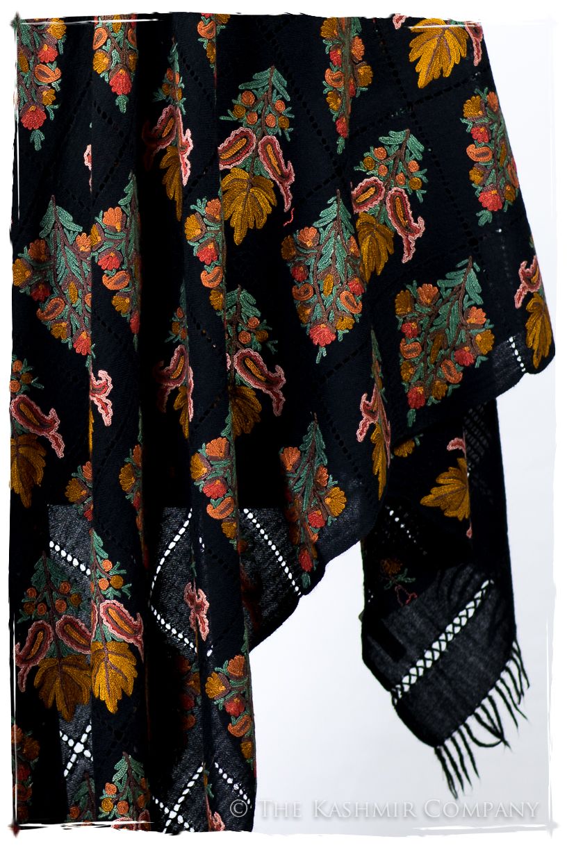 Les Nouvelles Fil Dessiné Paris Bouquet Maple Noir Shawl