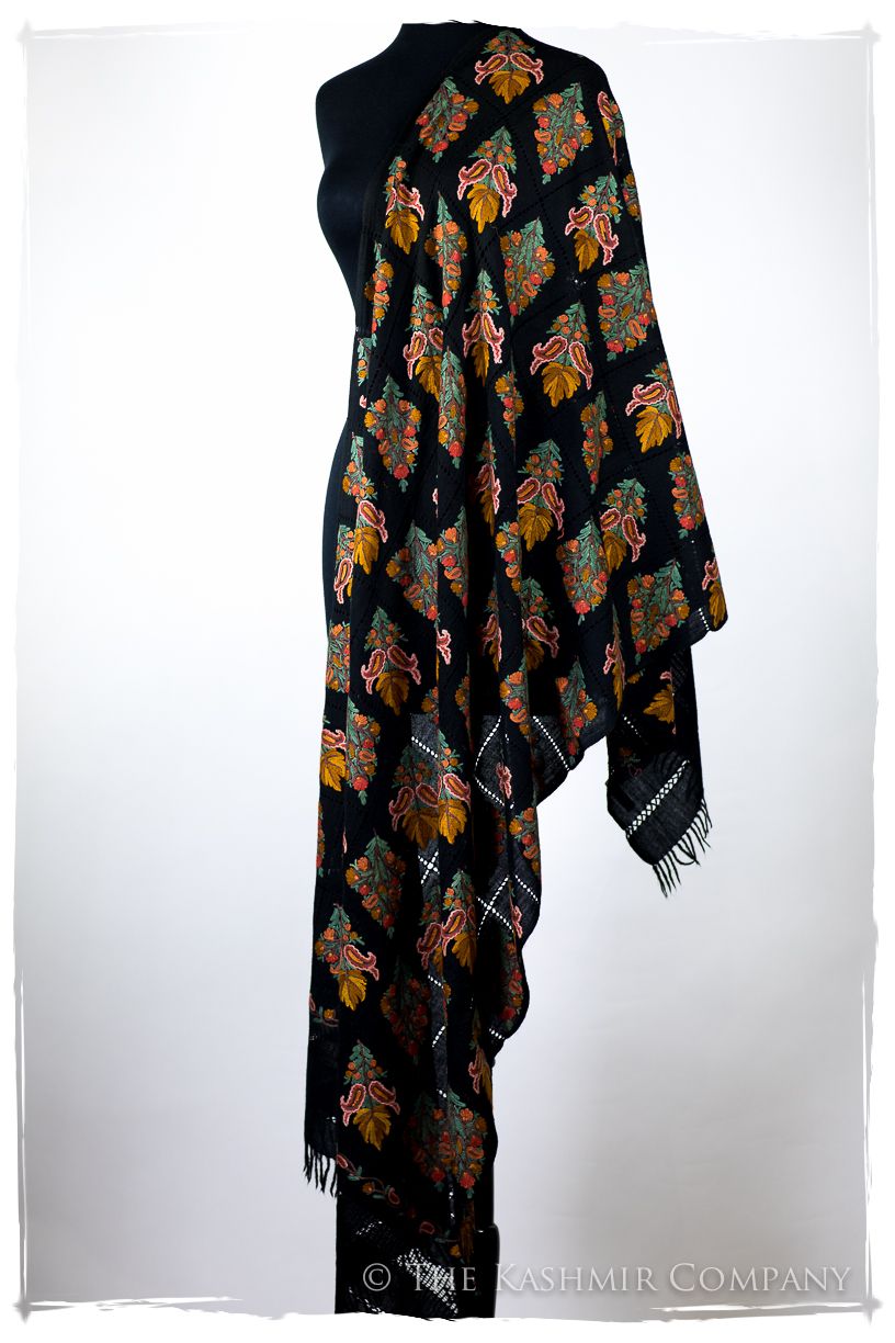 Les Nouvelles Fil Dessiné Paris Bouquet Maple Noir Shawl