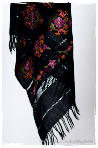 Les Nouvelles Fil Dessiné Iris Bouquet Noir Shawl