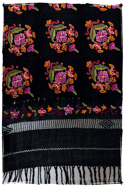 Les Nouvelles Fil Dessiné Iris Bouquet Noir Shawl