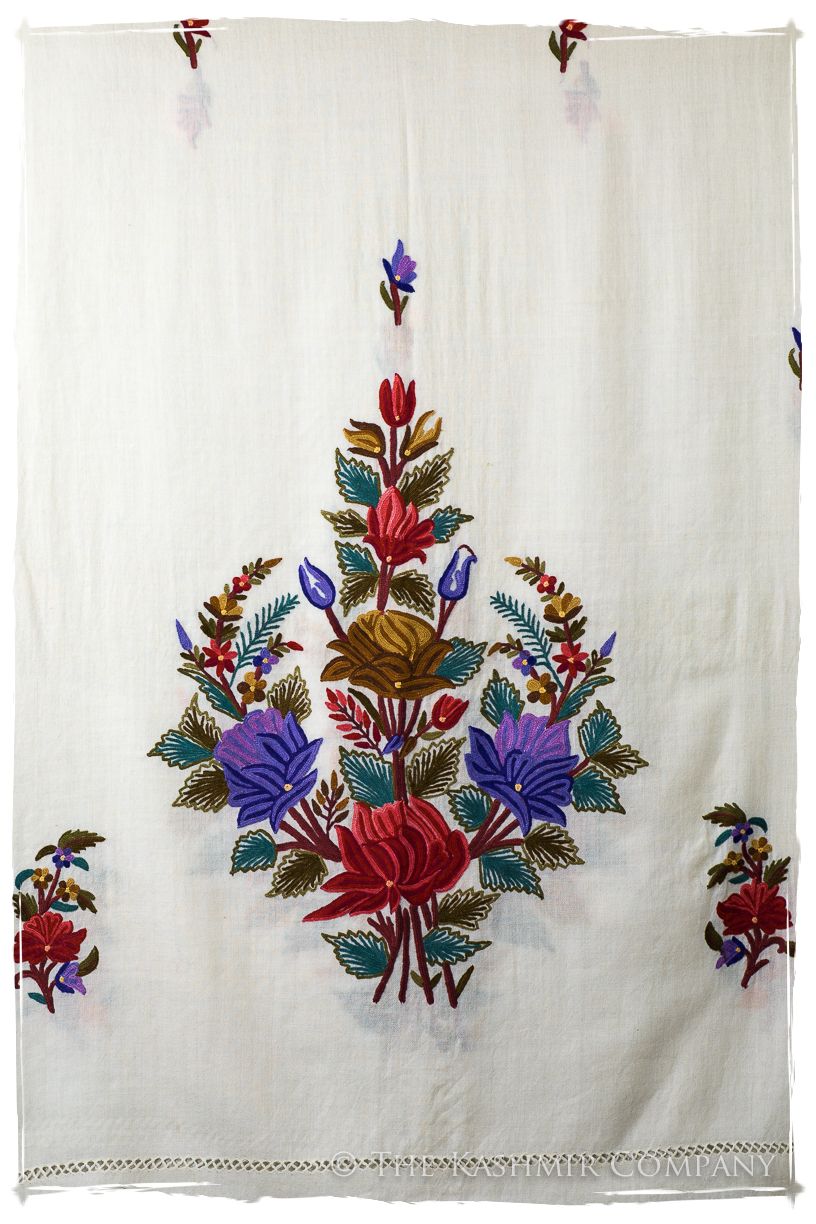 Française Bouquet de Roses Gabrielle Provence Shawl