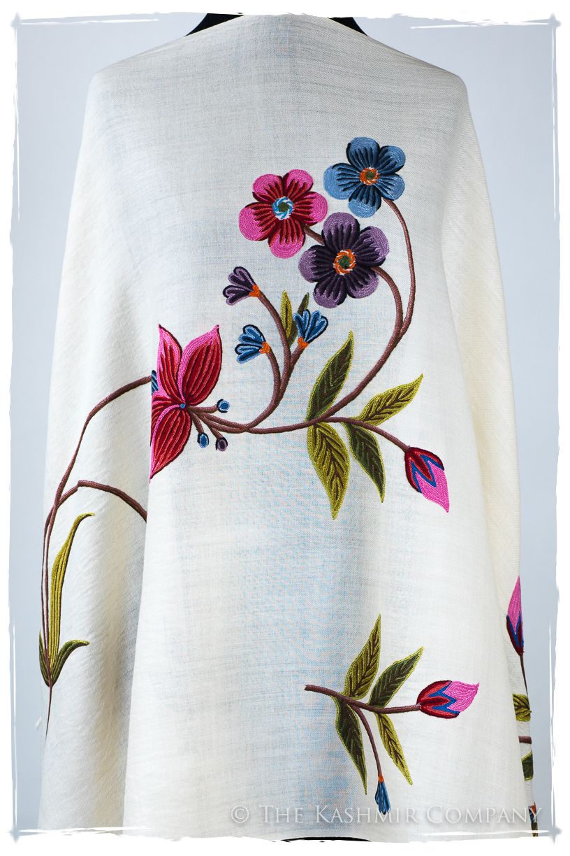 Pauline Je Ne Sais Quoi Shawl