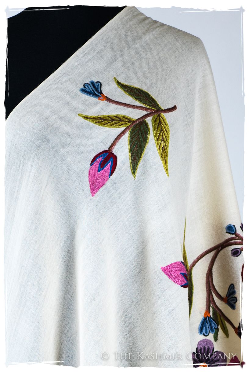 Pauline Je Ne Sais Quoi Shawl