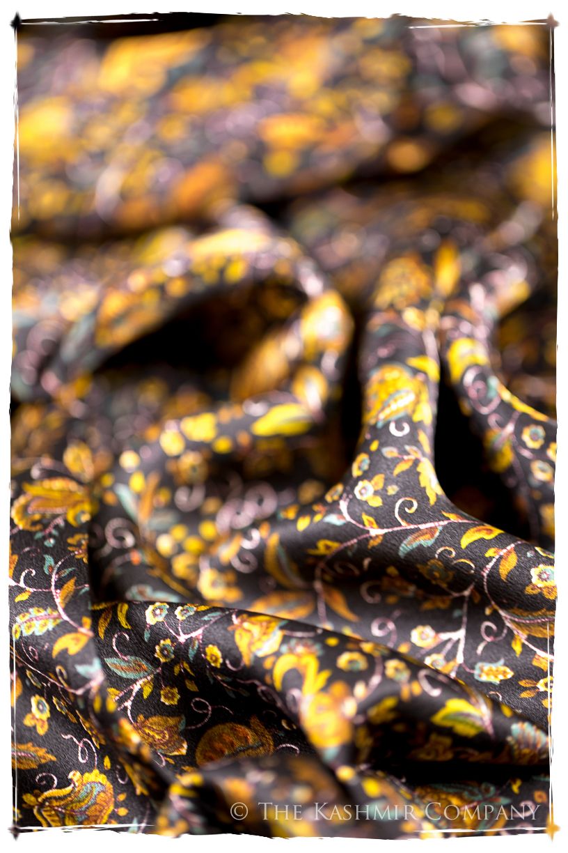 Isabélla of Hainault Cashmere Square Silk Scarf