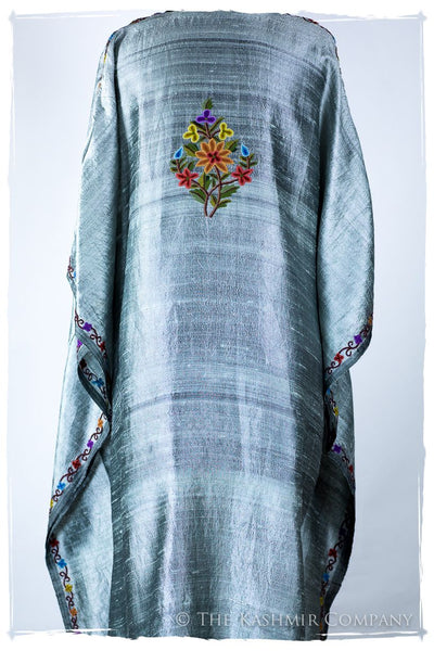 Française Amoureuse de Slyvie Silver Silk Robe