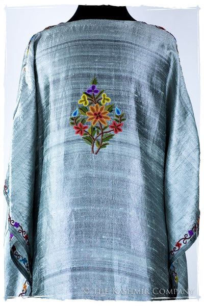 Française Amoureuse de Slyvie Silver Silk Robe