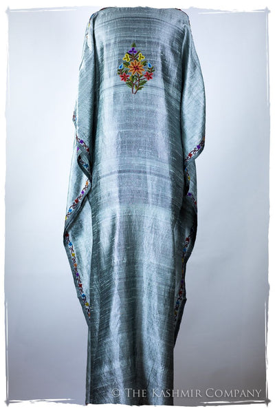 Française Amoureuse de Slyvie Silver Silk Robe