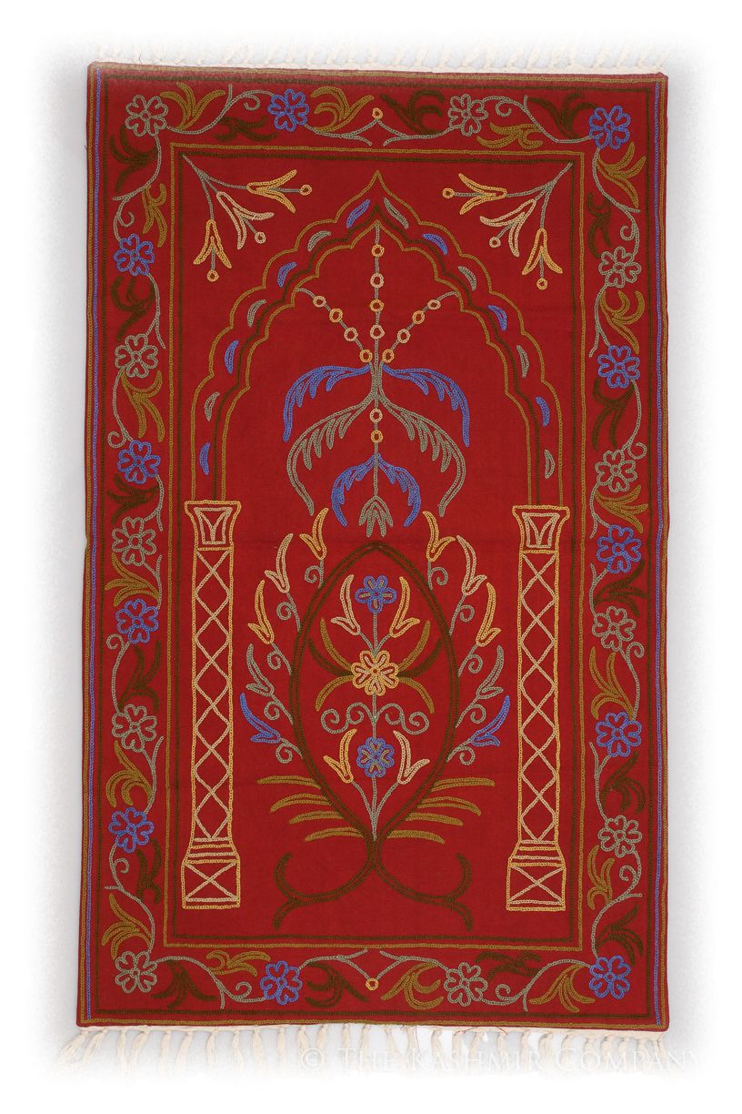 Akbari Arye Prayer Rug / Wall Hanging