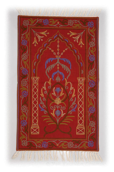 Akbari Arye Prayer Rug / Wall Hanging