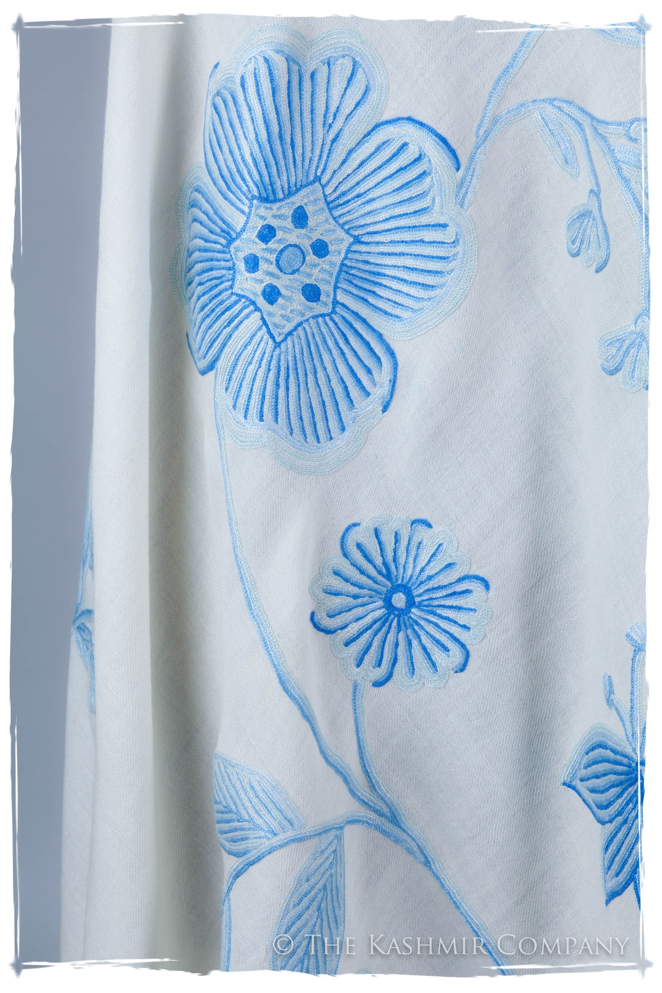 Je Ne Sais Quoi Blue Ivory Shawl