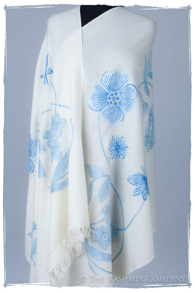 Je Ne Sais Quoi Blue Ivory Shawl