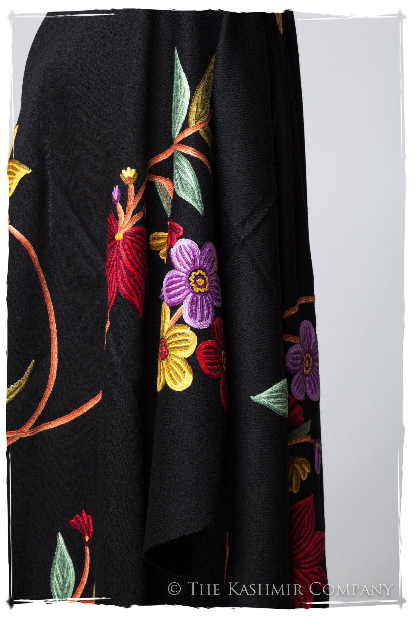 Je Ne Sais Quoi Lilac Noir Shawl