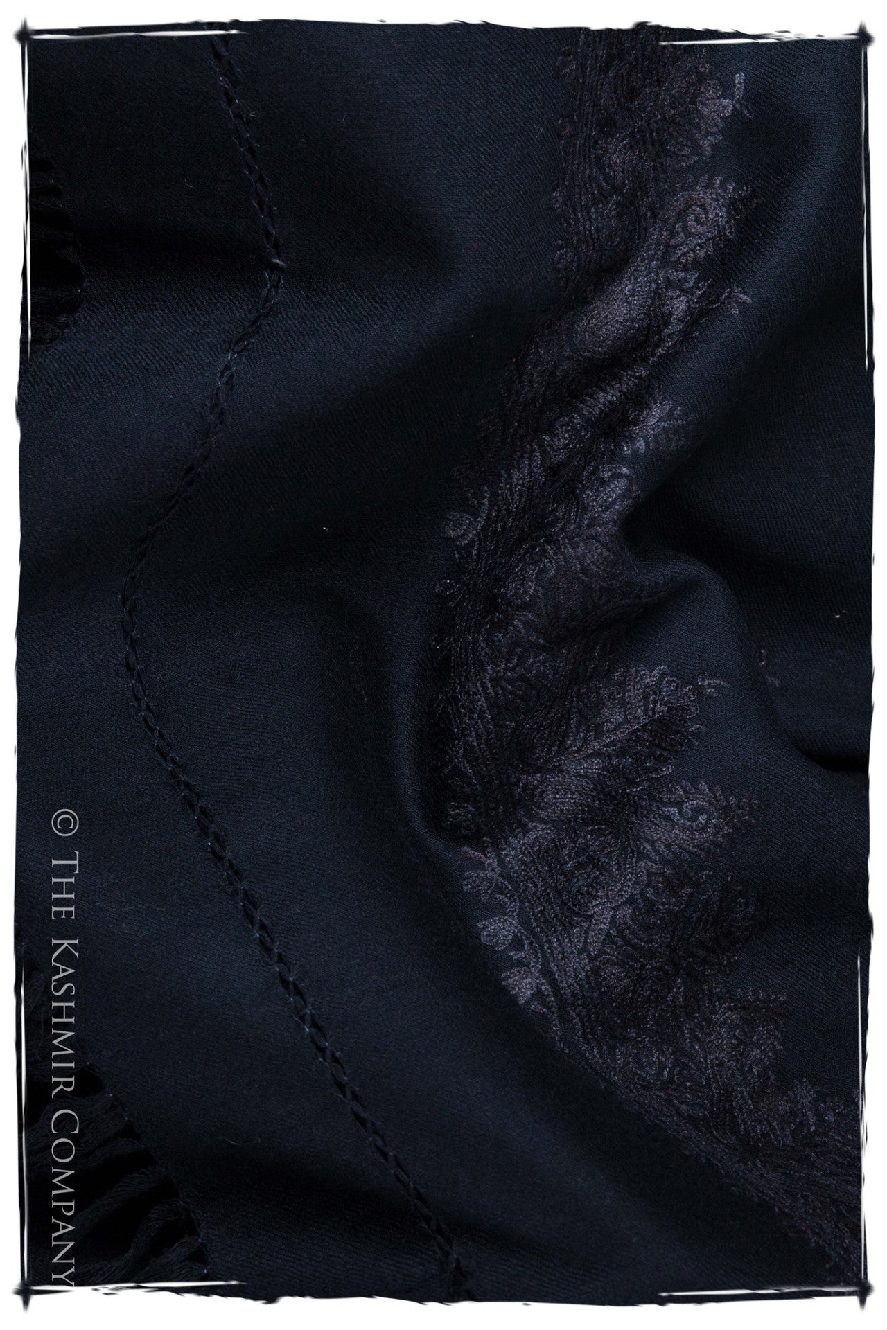 Caviar Noir Frontière Paisley Gift Shawl