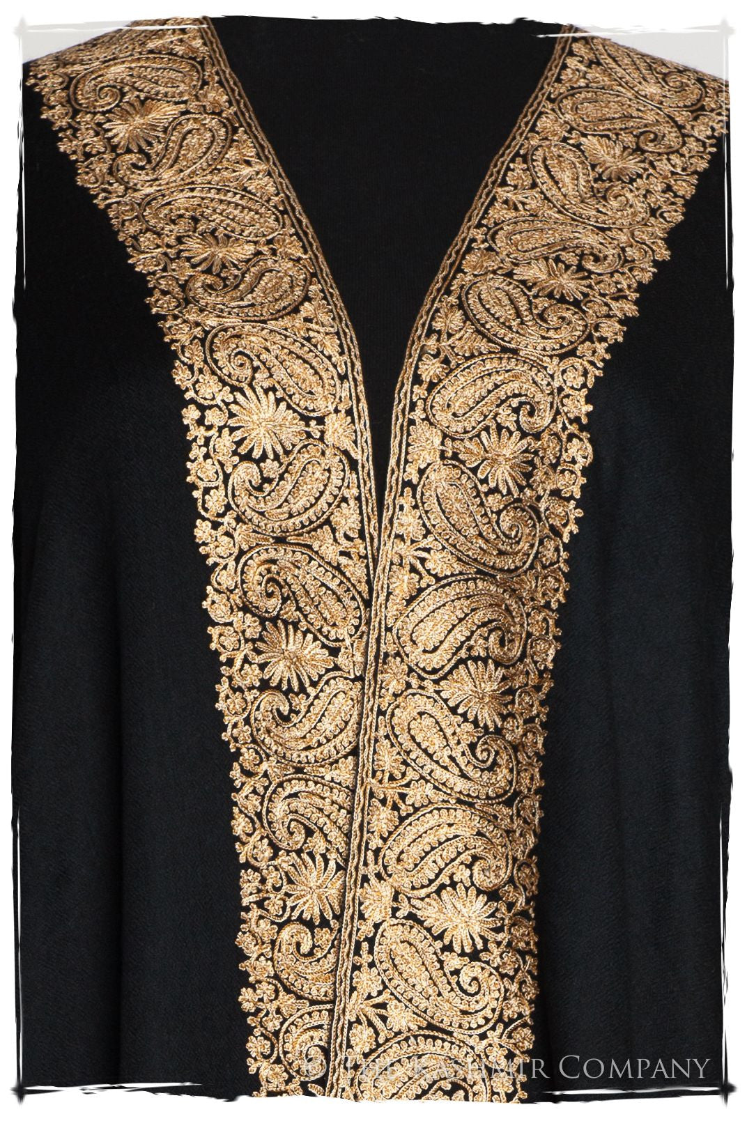 The Sophistiqué Oro Frontière Paisley Shawl