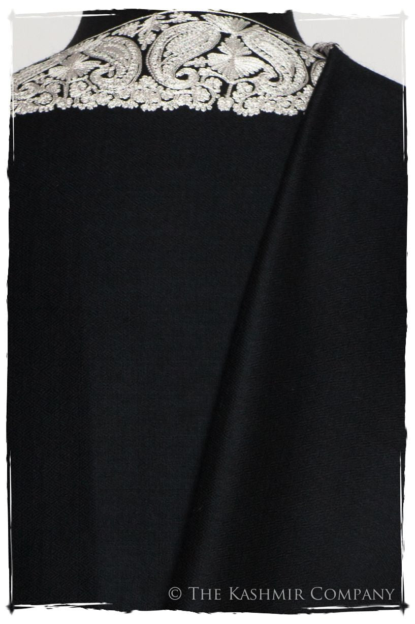 The Sophistiqué Argent Frontière Shawl