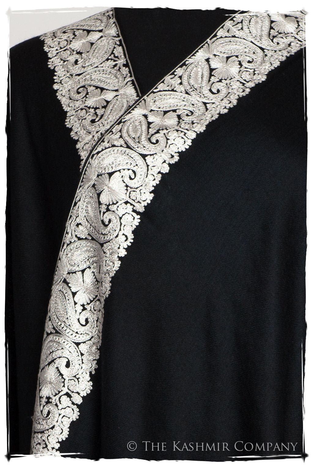 The Sophistiqué Argent Frontière Shawl