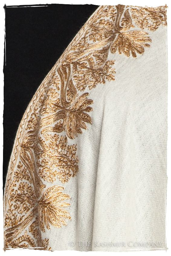 The Sophistiqué Ivoire Oro Danse Frontière Shawl