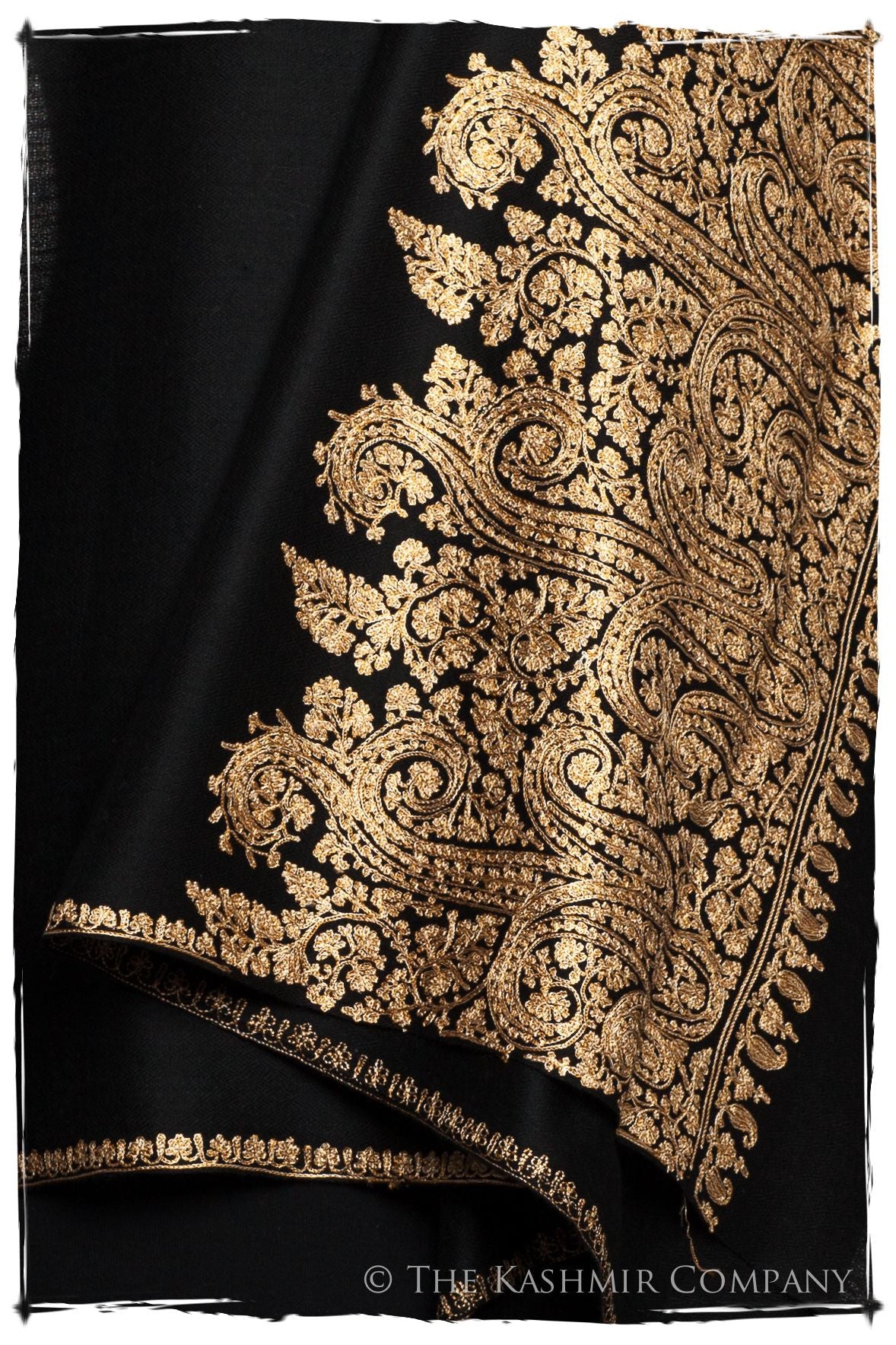 The Sophistiqué Oro Princess Paisley Shawl