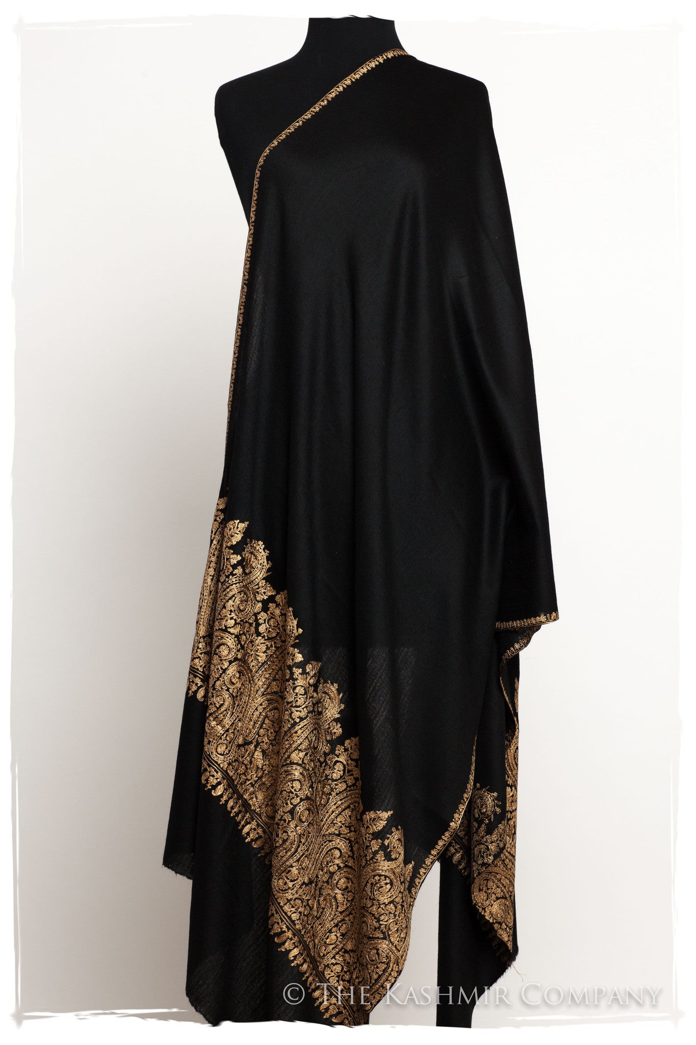 The Sophistiqué Oro Princess Paisley Shawl