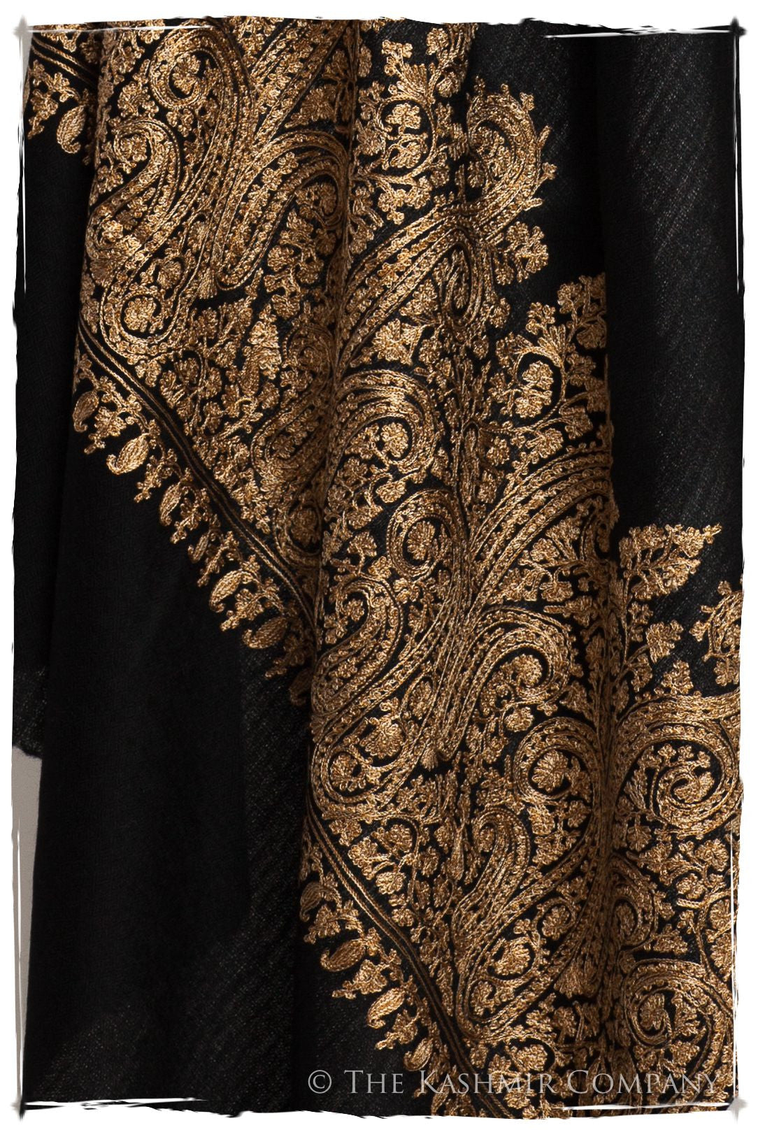 The Sophistiqué Oro Princess Paisley Shawl