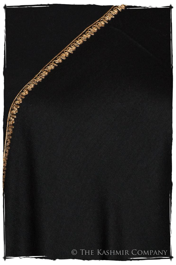 The Sophistiqué Oro Reine Paisley Shawl