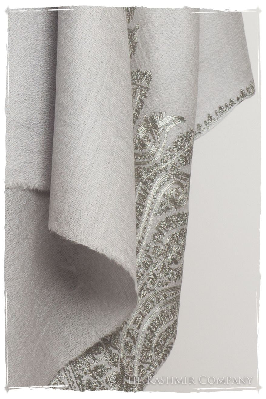 The Sophistiqué Gris Grâce Paisley Shawl