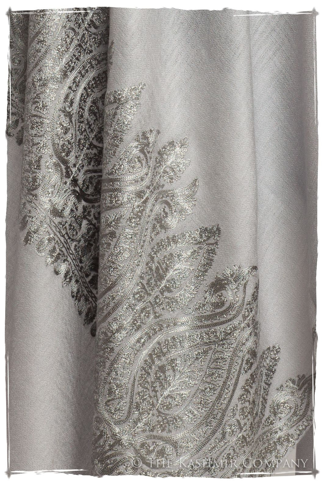 The Sophistiqué Gris Grâce Paisley Shawl
