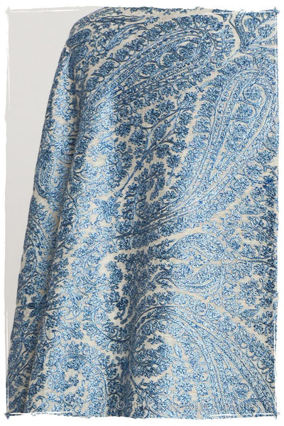 The Célébration Fabuleuse Bleu Marine Shawl