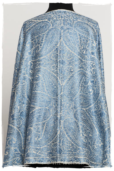 The Célébration Fabuleuse Bleu Marine Shawl