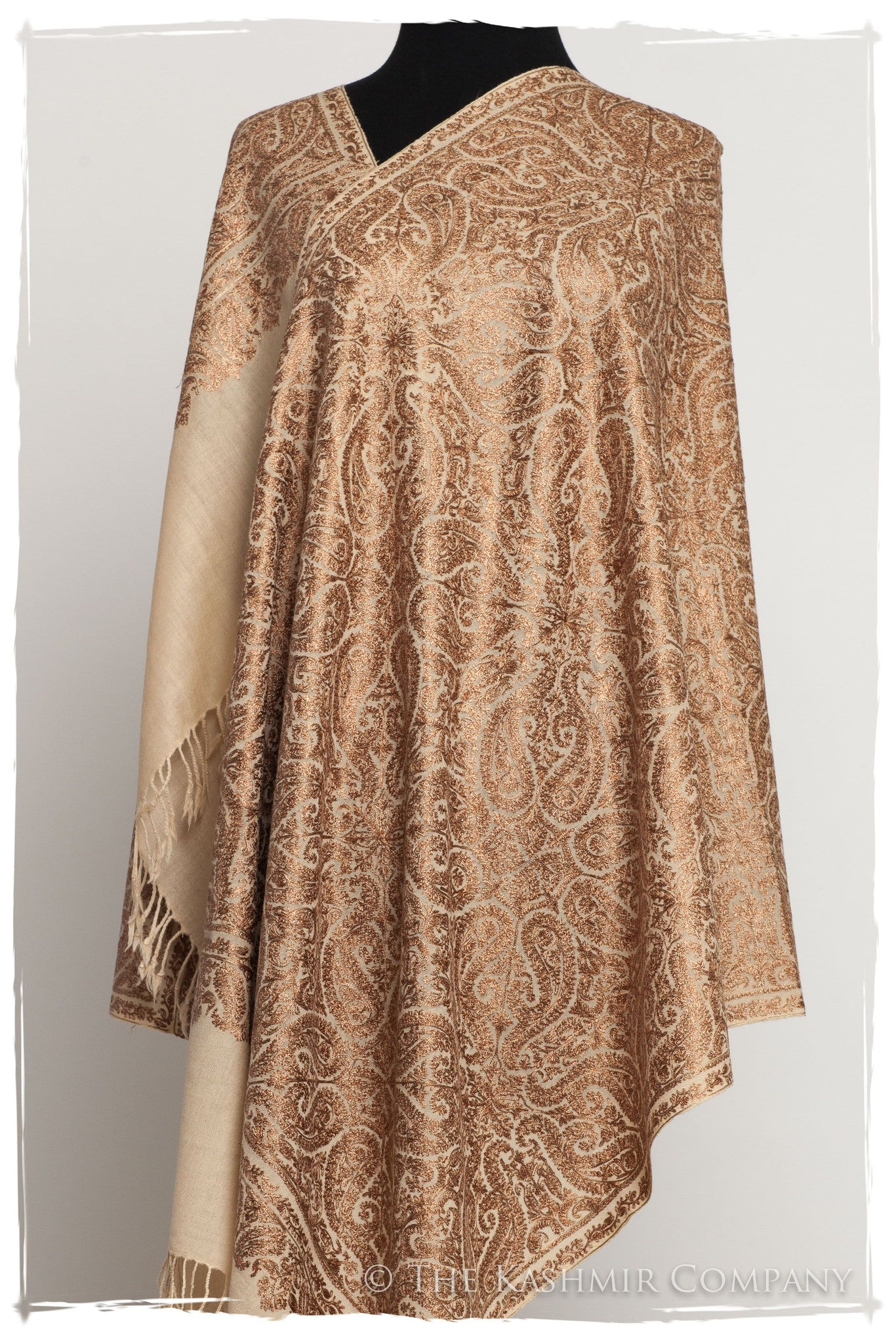 The Célébration Fabuleuse Gold Paisley Shawl
