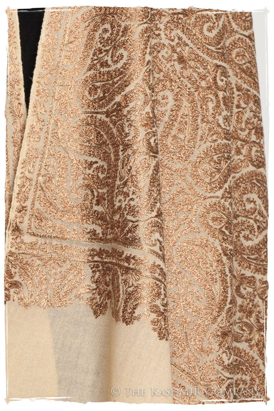 The Célébration Fabuleuse Gold Paisley Shawl