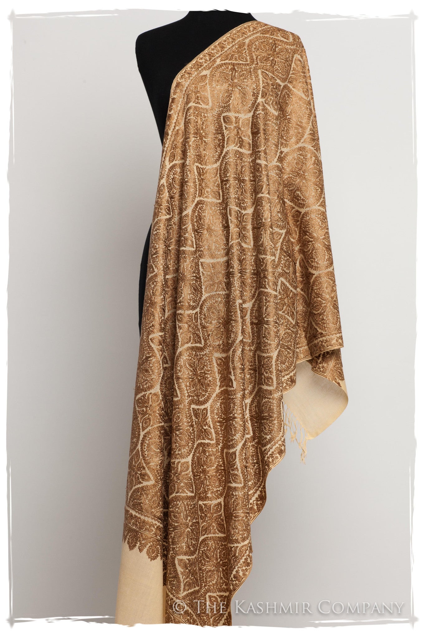 The Célébration Fabuleuse Gold Shawl