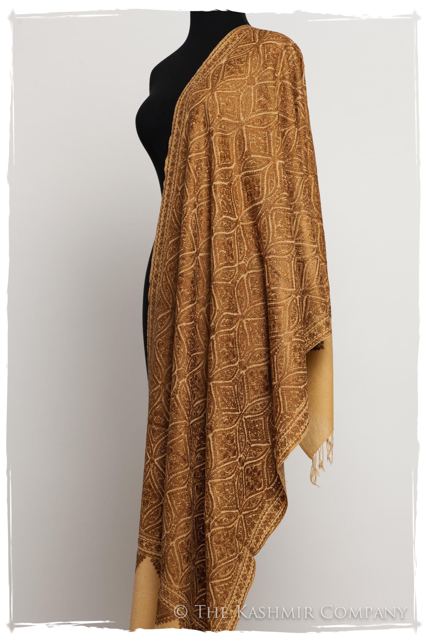 The Célébration Fabuleuse Gold Shawl